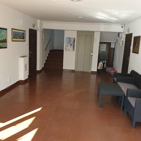 Апартаменти Garsoniera Vila Marie Неводарі Екстер'єр фото